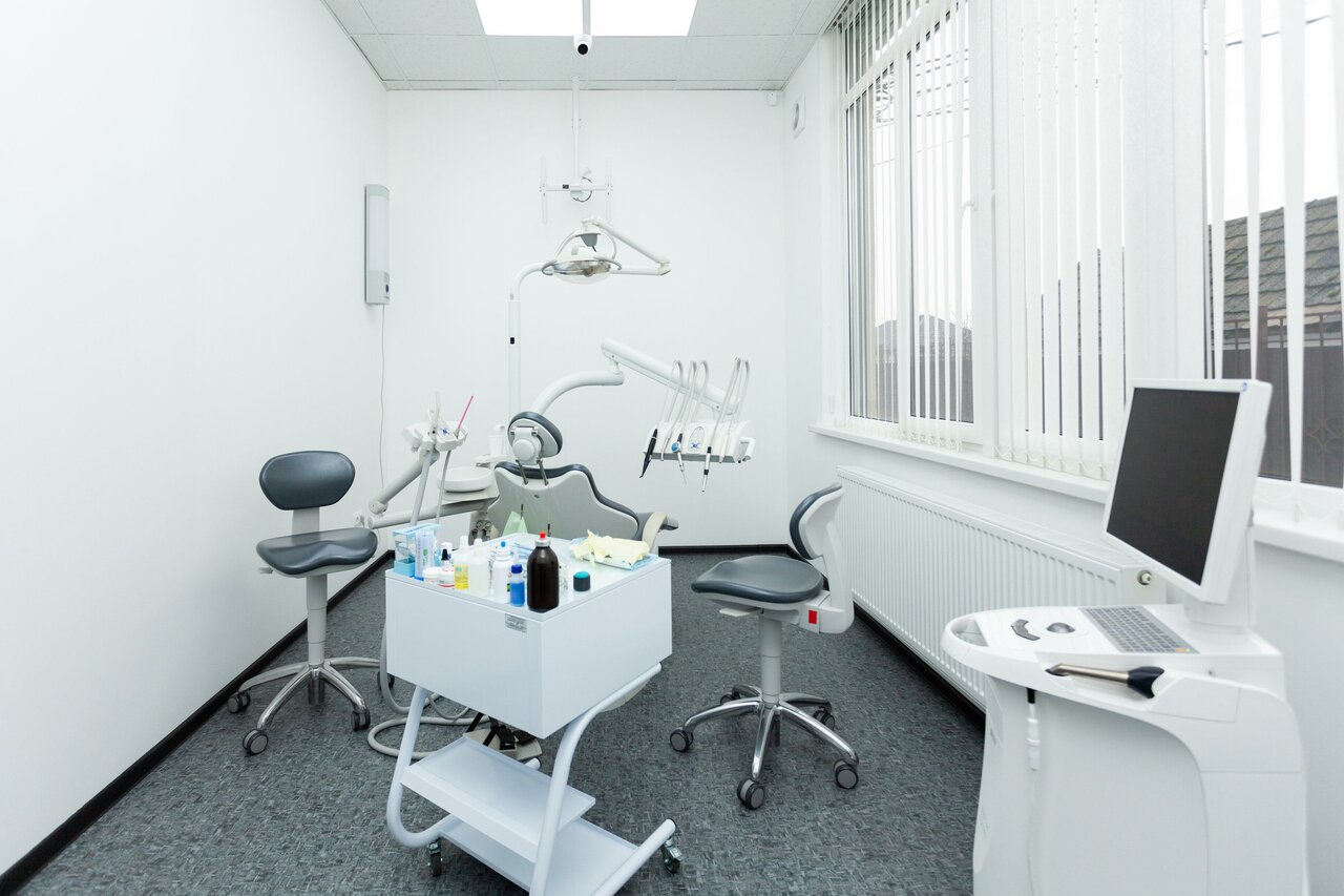 стоматология краснодар 40-летия победы стоматологическая клиника. стоматологическая клиника на бутакова. поликлиника 13 краснодар. стоматология 32 бийск. дентал сервис краснодар.
